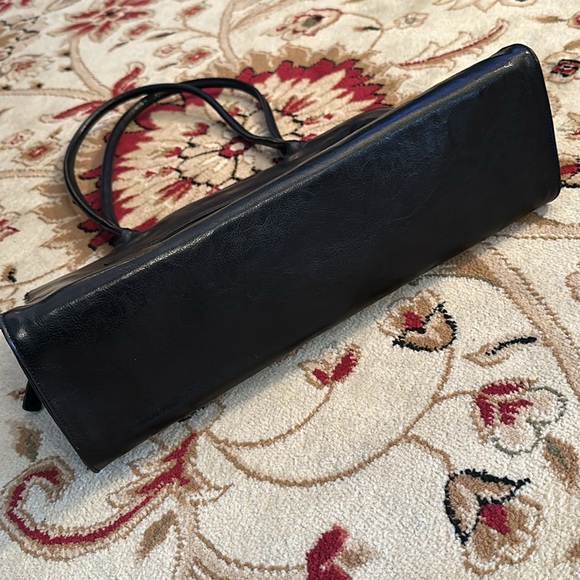 Prada Black Leather Women's Bag - Picture 4 of 8